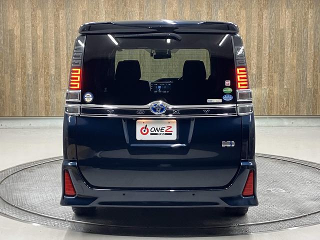 ヴォクシー ハイブリッドZS 煌II 純正10型後席モニター・純正10型フルセグナビ・両側電動ドア・クリアランスソナー・衝突軽減ブレーキ・車線逸脱警報・シートヒーター・純正16インチAW・ETC2.0・LEDヘッドライト・ドラレコ・スマー(16枚目)