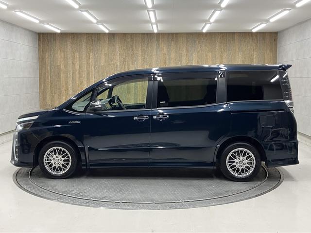 ヴォクシー ハイブリッドZS 煌II 純正10型後席モニター・純正10型フルセグナビ・両側電動ドア・クリアランスソナー・衝突軽減ブレーキ・車線逸脱警報・シートヒーター・純正16インチAW・ETC2.0・LEDヘッドライト・ドラレコ・スマー(41枚目)
