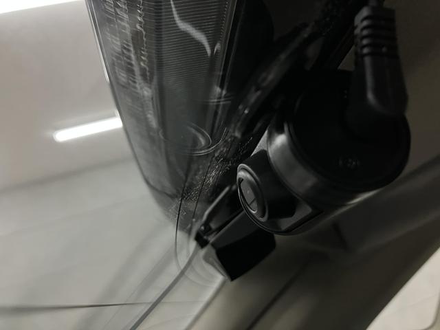 ハリアーハイブリッド Lパッケージアルカンターラプライムバージョン 4WD・ムーンルーフ・純正ナビ・電動シート・デジタルインナーミラー・クリアランスソナー・純正18インチAW・ETC・フルセグ・バックカメラ・電動リアゲート・ハーフレザーシート・スマートキー・純正18イ(68枚目)