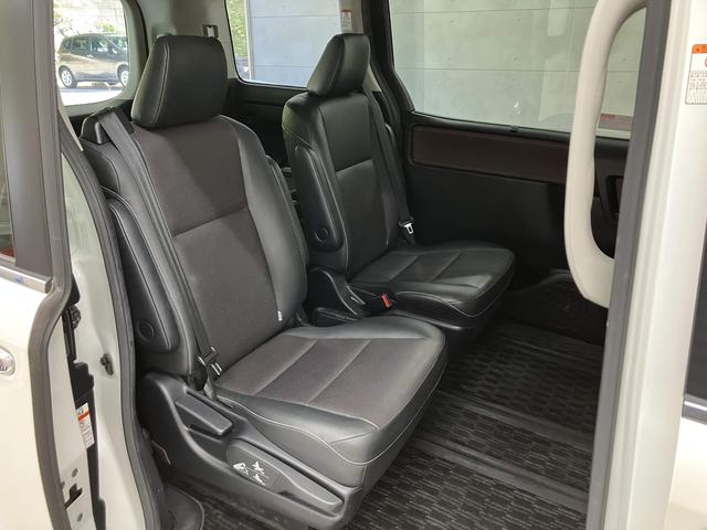 エスクァイア Gi TRDフルエアロ・両側電動ドア・フルセグナビ・衝突軽減ブレーキ・車線逸脱警報・シートヒーター・純正15インチアルミ・LEDヘッドライト・オートハイビーム・ETC・バックカメラ・合皮シート・スマートキー(12枚目)