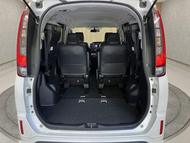 エスクァイア Gi TRDフルエアロ・両側電動ドア・フルセグナビ・衝突軽減ブレーキ・車線逸脱警報・シートヒーター・純正15インチアルミ・LEDヘッドライト・オートハイビーム・ETC・バックカメラ・合皮シート・スマートキー(14枚目)