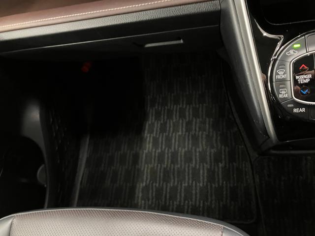 エスクァイア Gi TRDフルエアロ・両側電動ドア・フルセグナビ・衝突軽減ブレーキ・車線逸脱警報・シートヒーター・純正15インチアルミ・LEDヘッドライト・オートハイビーム・ETC・バックカメラ・合皮シート・スマートキー(69枚目)