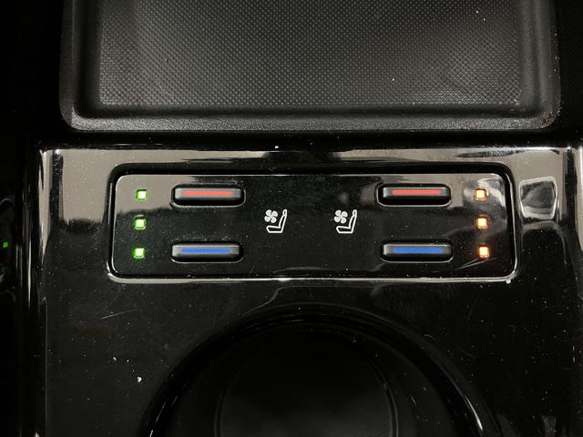 プリウス Ａプレミアム　ツーリングセレクション　純正フルセグナビ・バックカメラ・衝突軽減ブレーキ・本革電動シート・ヘッドアップディスプレイ・純正１７インチＡＷ・駐車支援・後側方車両検知・ＬＥＤヘッドライト・シートヒーター・ＥＴＣ・Ｂｌｕｅｔｏｏｔｈ（9枚目）