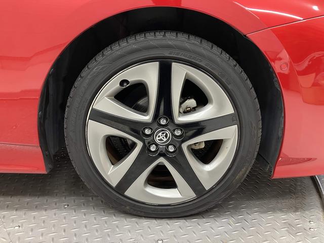 プリウス Ａプレミアム　ツーリングセレクション　純正フルセグナビ・バックカメラ・衝突軽減ブレーキ・本革電動シート・ヘッドアップディスプレイ・純正１７インチＡＷ・駐車支援・後側方車両検知・ＬＥＤヘッドライト・シートヒーター・ＥＴＣ・Ｂｌｕｅｔｏｏｔｈ（32枚目）