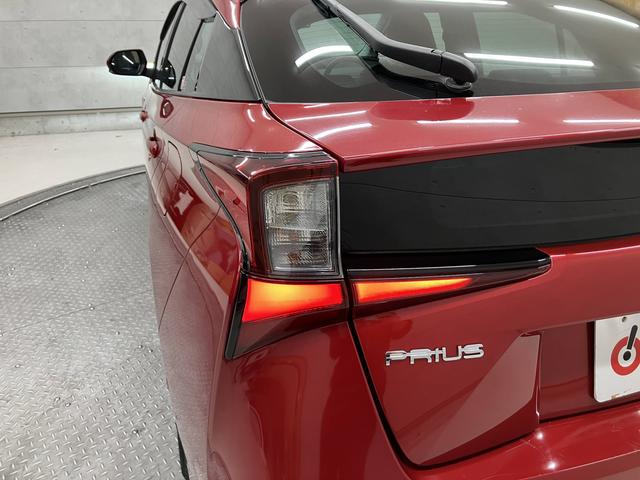 プリウス Ａプレミアム　ツーリングセレクション　純正フルセグナビ・バックカメラ・衝突軽減ブレーキ・本革電動シート・ヘッドアップディスプレイ・純正１７インチＡＷ・駐車支援・後側方車両検知・ＬＥＤヘッドライト・シートヒーター・ＥＴＣ・Ｂｌｕｅｔｏｏｔｈ（45枚目）