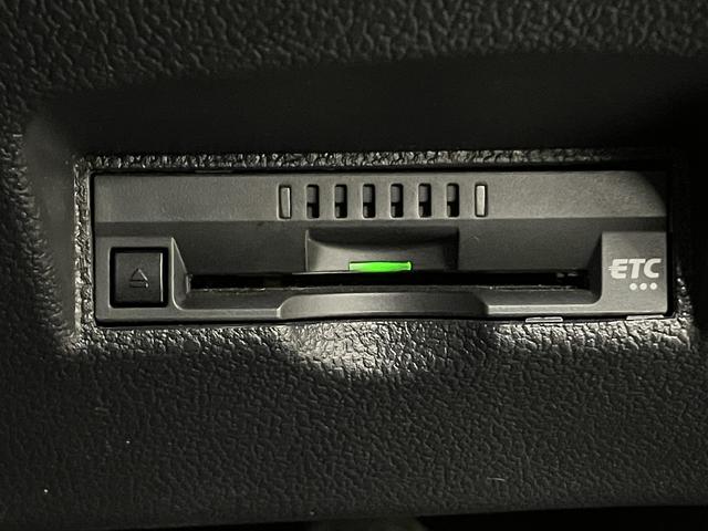 プリウス Ａプレミアム　ツーリングセレクション　純正フルセグナビ・バックカメラ・衝突軽減ブレーキ・本革電動シート・ヘッドアップディスプレイ・純正１７インチＡＷ・駐車支援・後側方車両検知・ＬＥＤヘッドライト・シートヒーター・ＥＴＣ・Ｂｌｕｅｔｏｏｔｈ（62枚目）