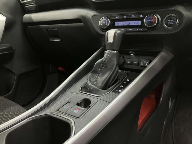 ライズ Z パノラミックビューモニター・駐車アシスト・純正9型ディスプレイオーディオ・スマアシ・衝突軽減ブレーキ・コーナーセンサー・シートヒーター・純正17インチAW・レーダークルコン・前後ドラレコ・誤発進抑制機(61枚目)