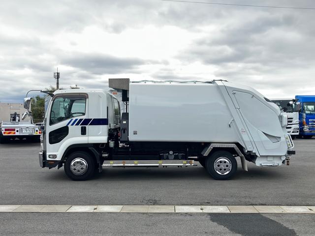 フォワード 　極東プレス式パッカー車　８．７立米／汚水タンク／連続スイッチ／排出板式（5枚目）