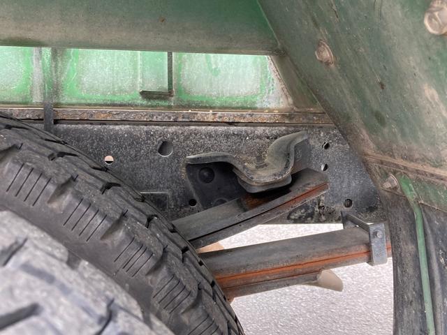 エルフトラック ミキサー車/走行距離 34,000km/6速マニュアル/上物KYB製2.5立米/混合容量1.2立米/積載量3000kg/自動ホッパーカバー付/バックモニター(17枚目)