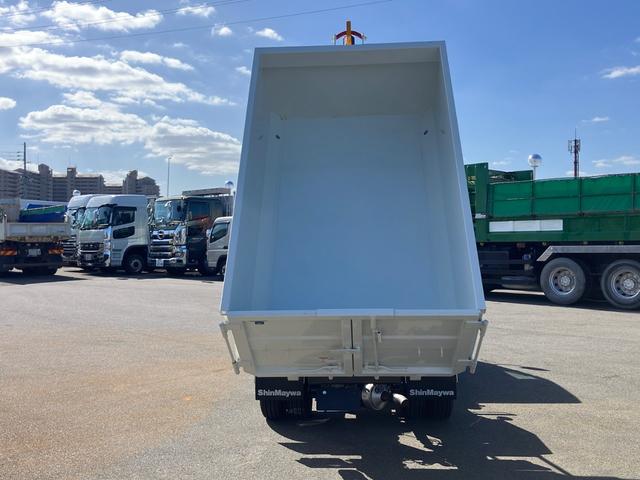 キャンター 　アームロール車／未使用／積載３ｔ／新明和製／５速マニュアル／バックモニター／ＥＴＣ／床材質鉄板／ターボ／１５０馬力！（12枚目）