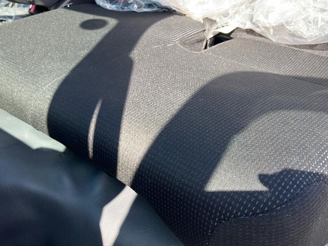 キャンター 　アームロール車／未使用／積載３ｔ／新明和製／５速マニュアル／バックモニター／ＥＴＣ／床材質鉄板／ターボ／１５０馬力！（22枚目）