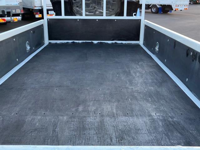 エルフトラック 平ボディ/積載2t/荷台内寸 長さ:3.11m 幅:1.59m アオリ高さ:0.38m/6速マニュアル/ロープ穴6個/ETC/150馬力!(10枚目)