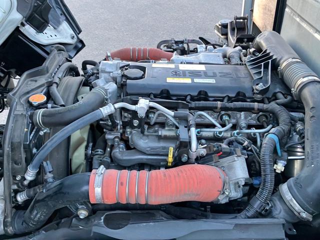 エルフトラック 平ボディ/積載2t/荷台内寸 長さ:3.11m 幅:1.59m アオリ高さ:0.38m/6速マニュアル/ロープ穴6個/ETC/150馬力!(17枚目)