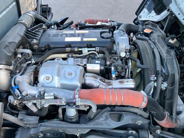 エルフトラック 平ボディ/積載2t/荷台内寸 長さ:3.11m 幅:1.59m アオリ高さ:0.38m/6速マニュアル/ロープ穴6個/ETC/150馬力!(18枚目)