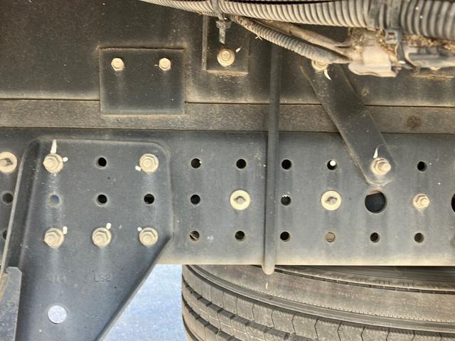 キャンター アルミウイング/パブコ製ボディ/ラッシングレール2段/引出しフック4対/荷台内寸 長さ4.30m 幅:2.07m 内高:1.94m/ワイドロング/シフトデュオニック/ETC/バックモニター(17枚目)