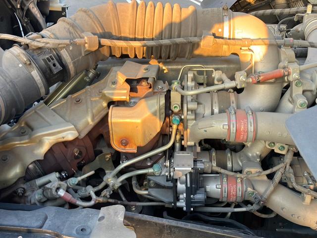 プロフィア 4軸低床アルミウイング/プロシフト/トランテックス製ウイング/極東製跳ね上げパワーゲート仕様/ラジコン付/ラッシングレール2段/ETC/バックモニター/アルミホイール/380馬力!(23枚目)