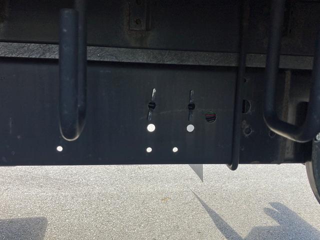 ヒノレンジャー 　アルミウイング／増トン／６速ＭＴ／後輪エアサス／トランテックス製ウイング／ラッシングレール２段／バックモニター／荷台内寸　Ｌ７．２５ｍ　×　Ｗ２．３８ｍ　×　Ｈ２．４２ｍ／２４０馬力！（16枚目）