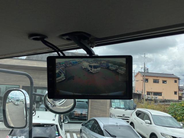 プロフィア 冷凍冷蔵バン/日本フルハーフ製/大型3軸/後輪エアサス/菱重製冷凍機/サブエンジン式/床板キーストン/左サイド扉/ジョロダーレール装備/ラッシングレール2段/バックモニター/380馬力!(23枚目)