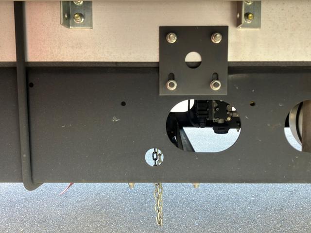 フォワード 　アルミウイング／積載量２，７００ｋｇ／日本フルハーフ製アルミウイング／ワイド幅仕様／ラッシング２段／セイコラック／引き出しフック５対／バックモニター／ＥＴＣ／後輪エアサス／２４０馬力！（17枚目）