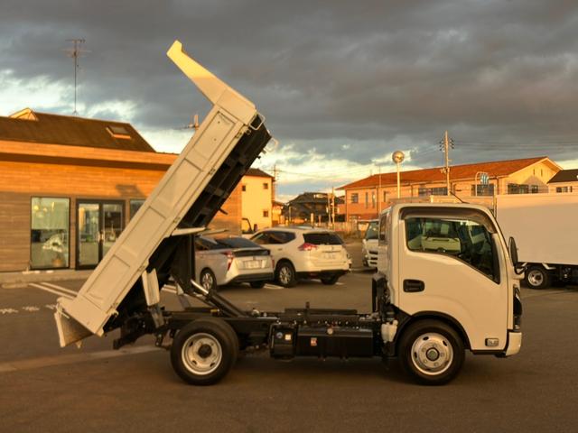 エルフトラック ダンプ/新明和工業製/荷台内寸 長さ3.05m × 幅1.59m × 高さ0.37m/ETC/ミラー一体型バックモニター/150馬力!(9枚目)