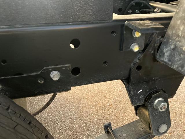 エルフトラック ダンプ/新明和工業製/荷台内寸 長さ3.05m × 幅1.59m × 高さ0.37m/ETC/ミラー一体型バックモニター/150馬力!(17枚目)