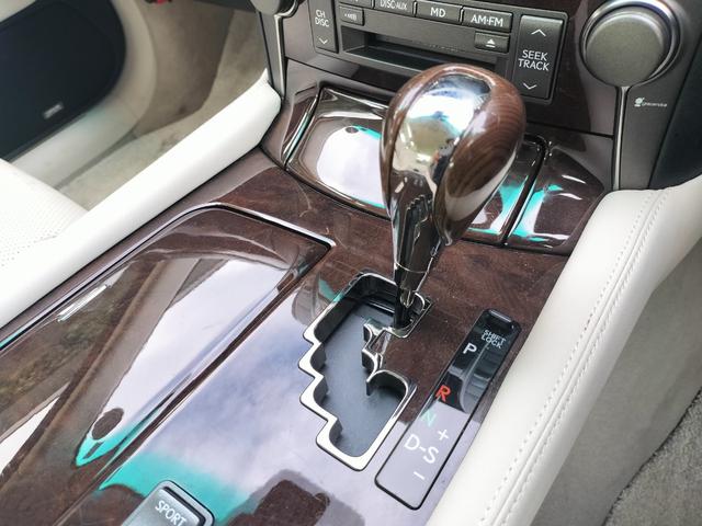 ＬＳ ＬＳ６００ｈ　Ｉパッケージ　ワンオーナー／禁煙車／本革シート／３眼ＬＥＤレンズ／パワーゲート／電動シート／純正ナビ／ＥＴＣ／バックカメラ／シートヒ－ター／シートクーラー／ステアリングヒーター／クルコン／Ｃセンサー／コンビハンドル（11枚目）
