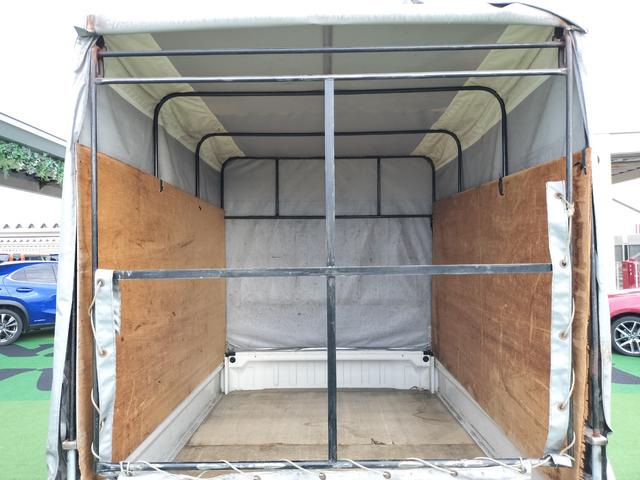 キャリイトラック KCエアコン 5速MT/幌付/エアコン/積載量350キロ/ラジオ/地区限定車/スペアタイヤ/ヘッドライトレベライザー(17枚目)