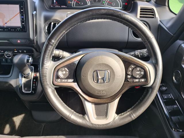 N-BOXカスタム G・Lホンダセンシング ホンダセンシング/衝突軽減/電動スライド/純正ナビTV/バックカメラ/ETC/レーンキープアシスト/レーダークルコン/スマートキー/シートヒーター/LEDヘッドライト/純正14インチAW/Bt接続(7枚目)