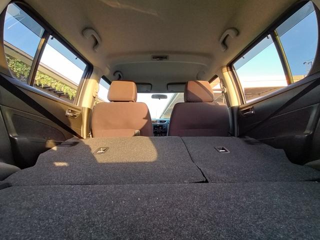 スイフト RS 5速MT/クルコン/スマートキー/CDオーディオ/プッシュスタート/ステアリングリモコン/16インチ純正AW/フォグランプ/電格ミラー/オートエアコン(44枚目)