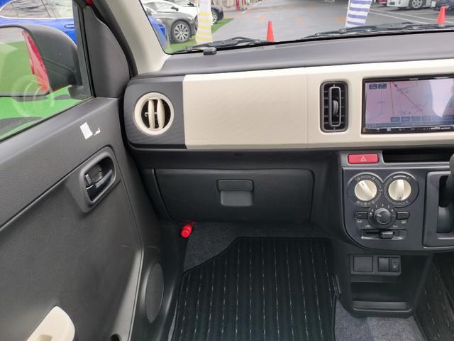 アルト Ｌ　純正フルセグナビ／ＥＴＣ／シートヒーター／コーナーセンサー／キーレス／社外１３インチアルミホイール／ＤＶＤ再生／Ｂｌｕｅｔｏｏｔｈ対応／横滑り防止／アイドリングストップ（8枚目）