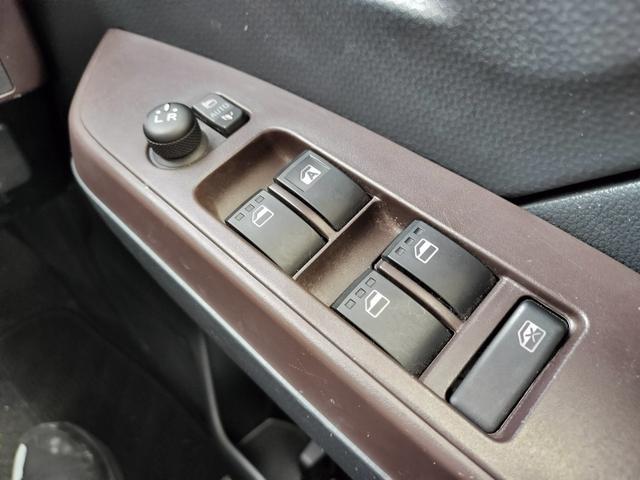 ルーミー Ｇ　Ｓ　衝突軽減ブレーキ／全方位カメラ／両側電動スライドドア／クルーズコントロール／コーナーセンサー／純正ＣＤオーディオ／スマートキー／オートライト／アイドリングストップ（33枚目）