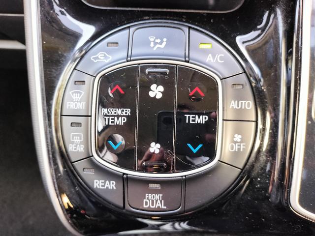 エスクァイア Gi 純正フリップダウンモニター/両側電動スライドドア/純正フルセグナビ/ETC/バックカメラ/シートヒーター/クルーズコントロール/オートハイビーム/オートライト/リアクーラー/7人乗り(10枚目)