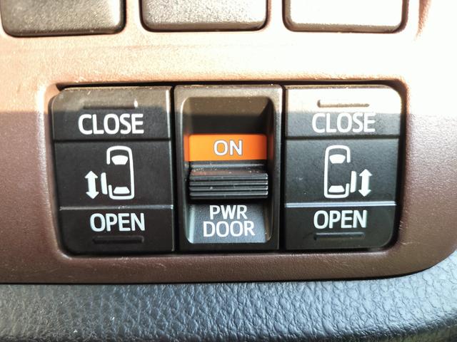 エスクァイア Gi 純正フリップダウンモニター/両側電動スライドドア/純正フルセグナビ/ETC/バックカメラ/シートヒーター/クルーズコントロール/オートハイビーム/オートライト/リアクーラー/7人乗り(12枚目)