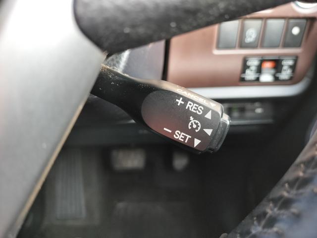 エスクァイア Gi 純正フリップダウンモニター/両側電動スライドドア/純正フルセグナビ/ETC/バックカメラ/シートヒーター/クルーズコントロール/オートハイビーム/オートライト/リアクーラー/7人乗り(24枚目)