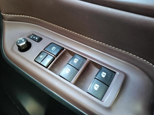 エスクァイア Gi 純正フリップダウンモニター/両側電動スライドドア/純正フルセグナビ/ETC/バックカメラ/シートヒーター/クルーズコントロール/オートハイビーム/オートライト/リアクーラー/7人乗り(29枚目)