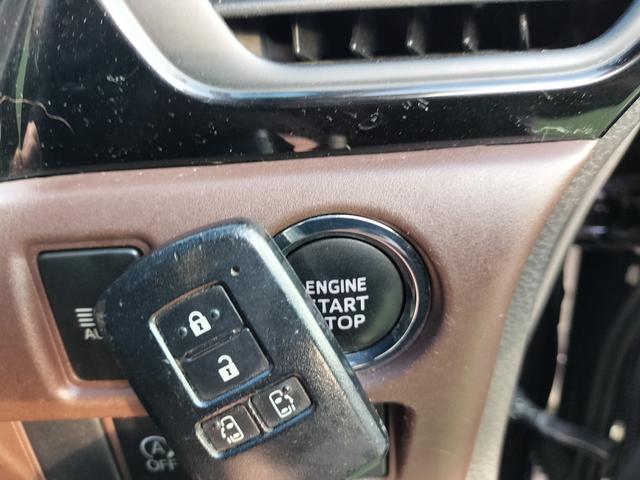 エスクァイア Gi 純正フリップダウンモニター/両側電動スライドドア/純正フルセグナビ/ETC/バックカメラ/シートヒーター/クルーズコントロール/オートハイビーム/オートライト/リアクーラー/7人乗り(30枚目)