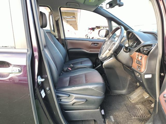 エスクァイア Gi 純正フリップダウンモニター/両側電動スライドドア/純正フルセグナビ/ETC/バックカメラ/シートヒーター/クルーズコントロール/オートハイビーム/オートライト/リアクーラー/7人乗り(34枚目)