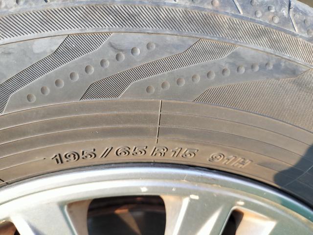 エスクァイア Gi 純正フリップダウンモニター/両側電動スライドドア/純正フルセグナビ/ETC/バックカメラ/シートヒーター/クルーズコントロール/オートハイビーム/オートライト/リアクーラー/7人乗り(59枚目)