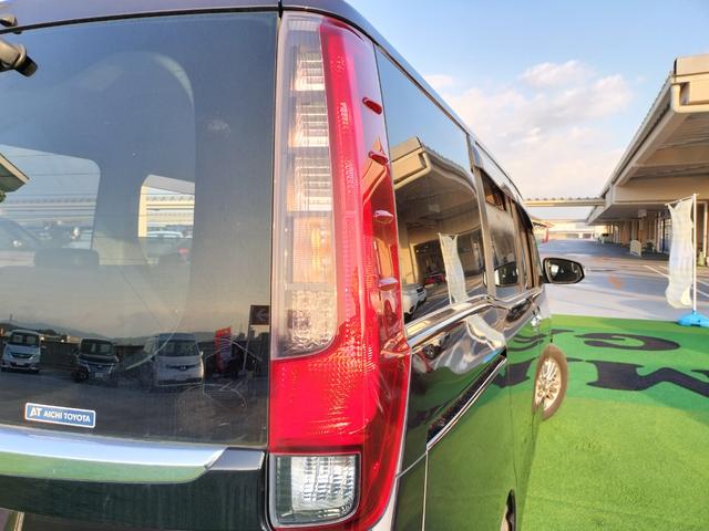 エスクァイア Gi 純正フリップダウンモニター/両側電動スライドドア/純正フルセグナビ/ETC/バックカメラ/シートヒーター/クルーズコントロール/オートハイビーム/オートライト/リアクーラー/7人乗り(63枚目)