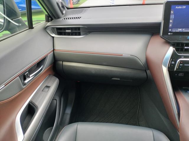 ハリアー Ｚ　ＪＢＬサウンド／ハーフレザーシート／デジタルインナーミラー／衝突軽減／純正ナビ／バックカメラ／ＥＴＣ２．０／クルーズコントロール／パワーゲート／電動シート／ＢＳＭ／ＨＵＤ／ブレーキホールド（8枚目）