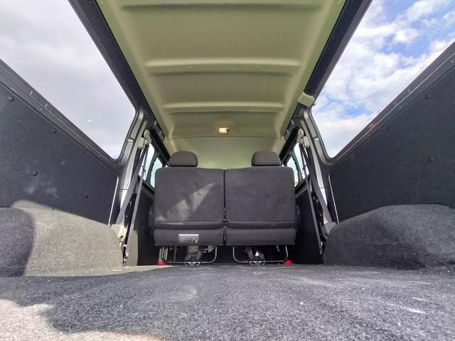 NV350キャラバンバン ロングVX 6人乗り/衝突軽減/両側スライド/キャリア付き/ETC/社外ナビ/バックカメラ/キーレス/フルセグTV/Bluetooth接続/横滑防止/電格ミラー/リア小窓左右あり/LEDヘッドライト(9枚目)