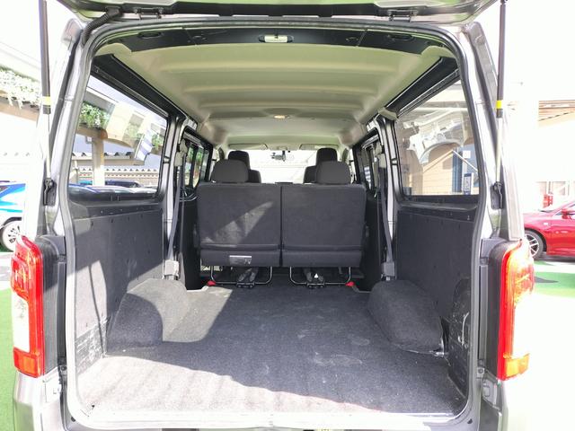 NV350キャラバンバン ロングVX 6人乗り/衝突軽減/両側スライド/キャリア付き/ETC/社外ナビ/バックカメラ/キーレス/フルセグTV/Bluetooth接続/横滑防止/電格ミラー/リア小窓左右あり/LEDヘッドライト(10枚目)