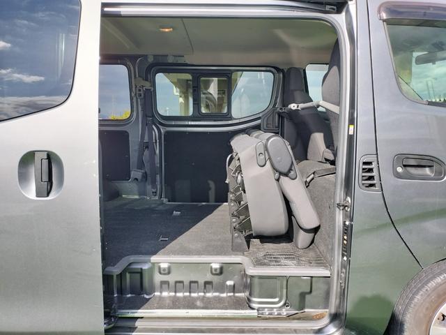 NV350キャラバンバン ロングVX 6人乗り/衝突軽減/両側スライド/キャリア付き/ETC/社外ナビ/バックカメラ/キーレス/フルセグTV/Bluetooth接続/横滑防止/電格ミラー/リア小窓左右あり/LEDヘッドライト(12枚目)