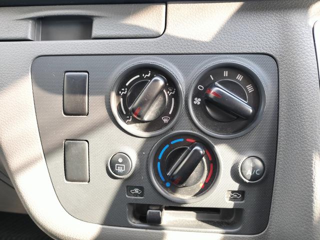 NV350キャラバンバン ロングVX 6人乗り/衝突軽減/両側スライド/キャリア付き/ETC/社外ナビ/バックカメラ/キーレス/フルセグTV/Bluetooth接続/横滑防止/電格ミラー/リア小窓左右あり/LEDヘッドライト(28枚目)