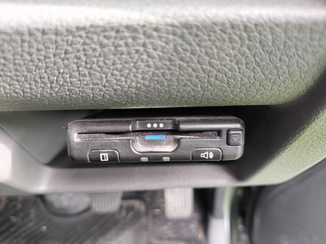 NV350キャラバンバン ロングVX 6人乗り/衝突軽減/両側スライド/キャリア付き/ETC/社外ナビ/バックカメラ/キーレス/フルセグTV/Bluetooth接続/横滑防止/電格ミラー/リア小窓左右あり/LEDヘッドライト(31枚目)