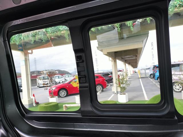 NV350キャラバンバン ロングVX 6人乗り/衝突軽減/両側スライド/キャリア付き/ETC/社外ナビ/バックカメラ/キーレス/フルセグTV/Bluetooth接続/横滑防止/電格ミラー/リア小窓左右あり/LEDヘッドライト(53枚目)