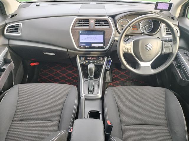 ＳＸ４ Ｓクロス ベースグレード　ワンオーナー／フリップダウンモニター／カロッツェリア８型ナビ／バックカメラ／ＥＴＣ／クルーズコントロール／パドルシフト／１７インチ純正ホイール／スマートキー／ＬＥＤヘッド／オートライト（6枚目）