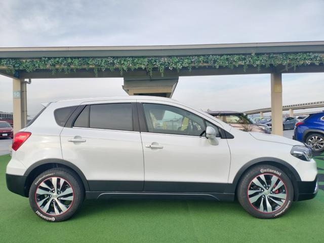 ＳＸ４ Ｓクロス ベースグレード　ワンオーナー／フリップダウンモニター／カロッツェリア８型ナビ／バックカメラ／ＥＴＣ／クルーズコントロール／パドルシフト／１７インチ純正ホイール／スマートキー／ＬＥＤヘッド／オートライト（17枚目）