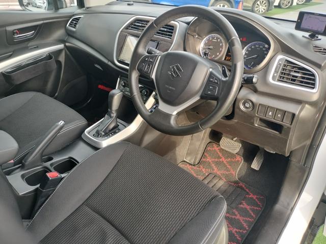 ＳＸ４ Ｓクロス ベースグレード　ワンオーナー／フリップダウンモニター／カロッツェリア８型ナビ／バックカメラ／ＥＴＣ／クルーズコントロール／パドルシフト／１７インチ純正ホイール／スマートキー／ＬＥＤヘッド／オートライト（35枚目）