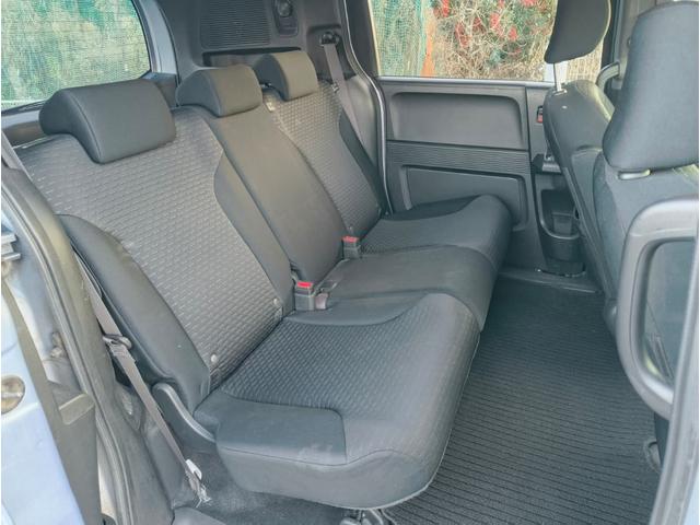 フリードスパイクハイブリッド ジャストセレクション　禁煙車！　鑑定書付き　ナビＴＶ　Ｂカメラ　Ｂｌｕｅｔｏｏｔｈ　クルコン　新品ドライブレコーダー　ＥＴＣ　ＨＩＤ　横滑り防止　電動スライド　電動ミラー　スマートキー　ノーペット（18枚目）